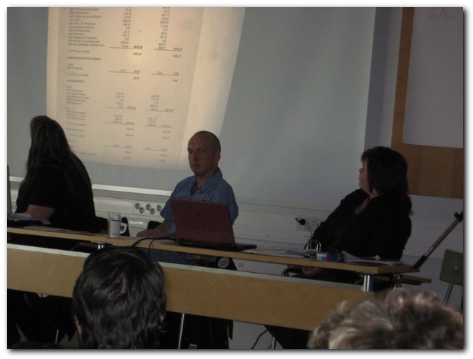 664x504 pixels (79K)